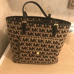 Michael Kors Tote EUC